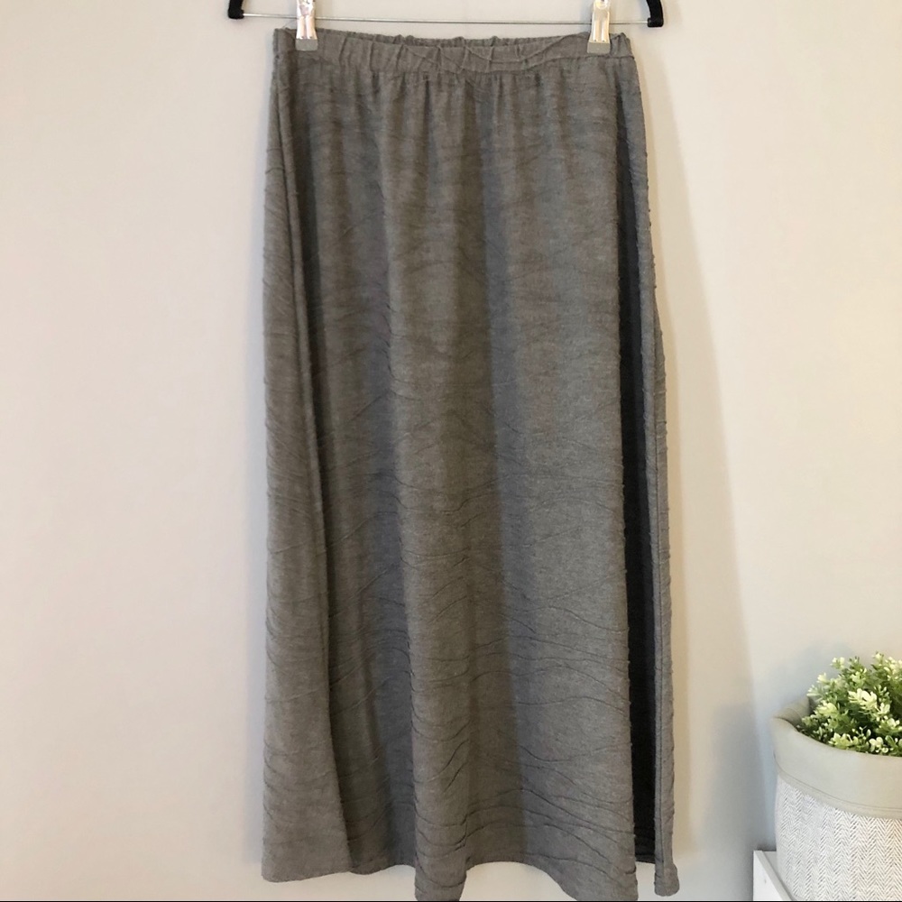 Long Gray Wave Design Skirt l Gray l Small